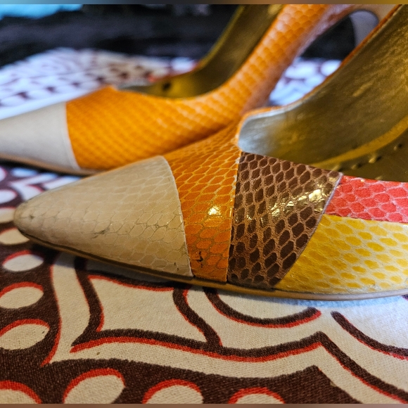 BCBGgirls VINTAGE 2003 size 5.5 heels - Picture 3 of 10